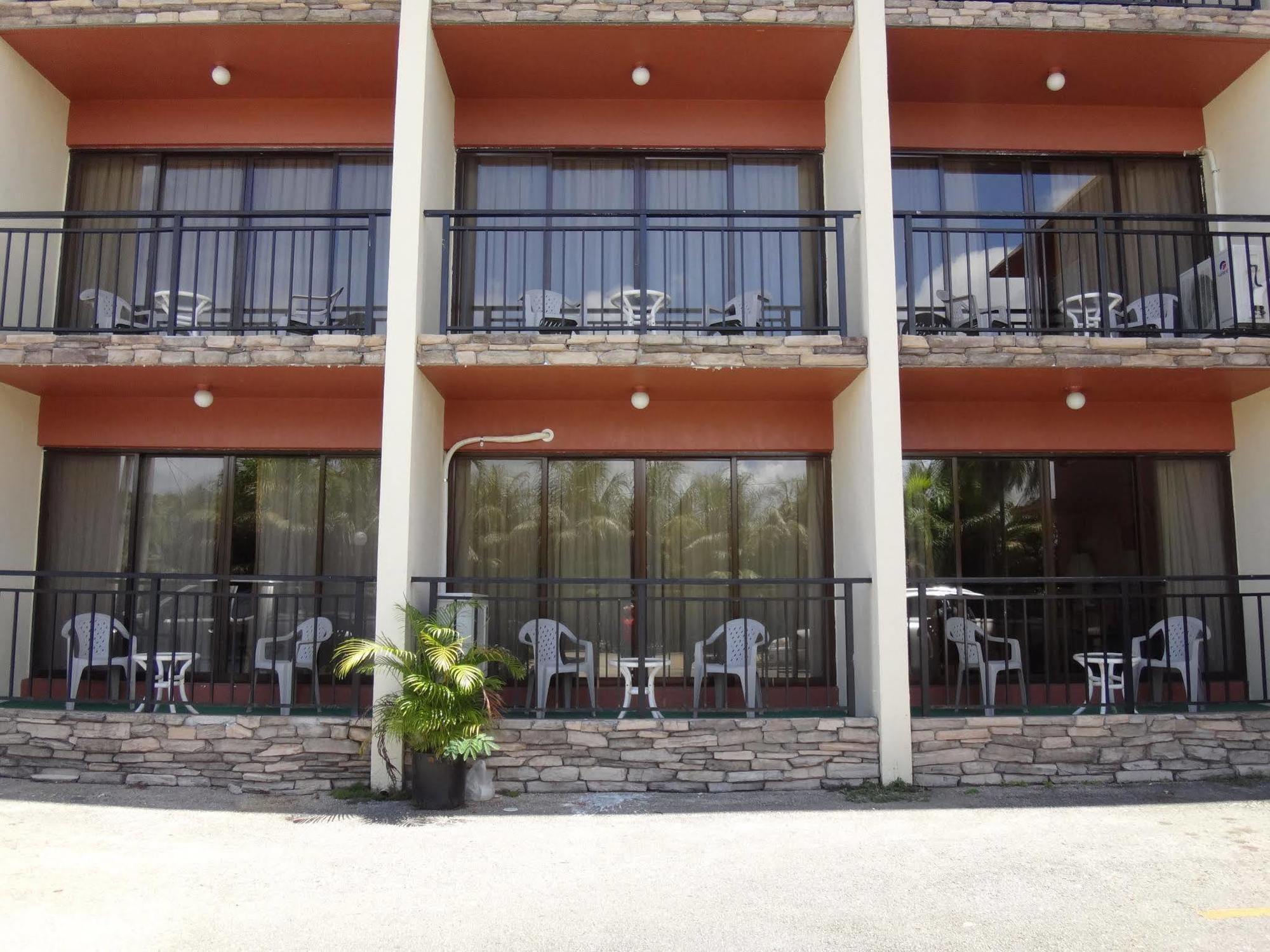 Surestay By Best Western Guam Airport Barrigada Exterior foto